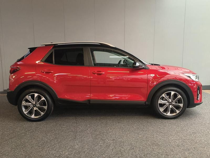 Occasion Kia Stonic 101 PK (74 kW) 2020 Rood SUV