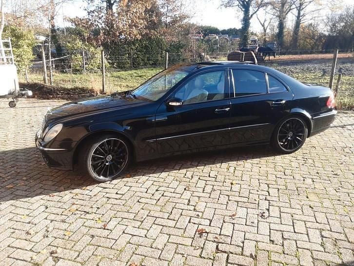 Gebruikt 2005 Mercedes E200 Sedan | € 5.250 (Eerlijke prijs) - Afbeelding 1/4