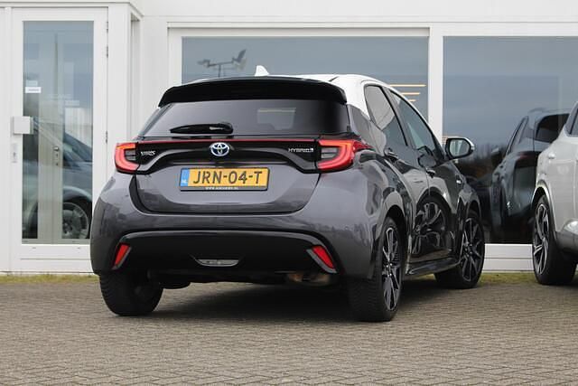 Occasion Toyota Yaris Executive 80 PK (58 kW) 2020 Grijs Hatchback