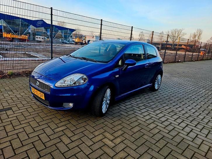 Occasion 2007 Fiat Grande Punto Sport Hatchback | € 1.499 (Eerlijke prijs) - Afbeelding 1/4