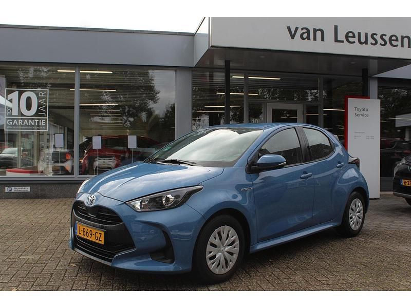 Blauw Gebruikt 2021 Toyota Yaris Hatchback | € 18.400 (Goede deal) - Afbeelding 1/4