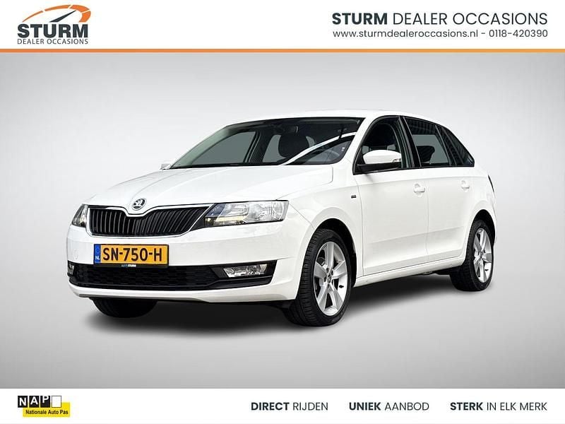 Wit Gebruikt 2018 Skoda Rapid Clever Hatchback | € 15.049 (Eerlijke prijs) - Afbeelding 1/4