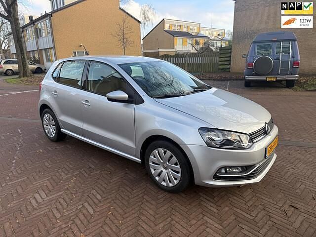 Grijs Occasion 2015 VW Polo Hatchback | € 9.749 (Eerlijke prijs) - Afbeelding 1/4