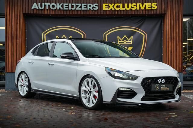 Wit Gebruikt 2019 Hyundai i30 Hatchback | € 23.900 (Eerlijke prijs) - Afbeelding 1/4