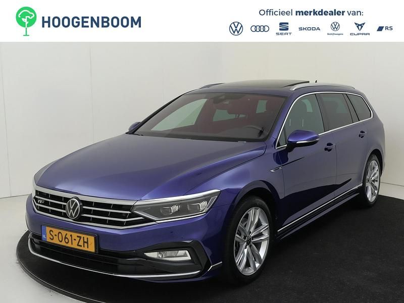 Blauw Gebruikt 2023 VW Passat Pro Stationwagen | € 31.750 (Eerlijke prijs) - Afbeelding 1/4