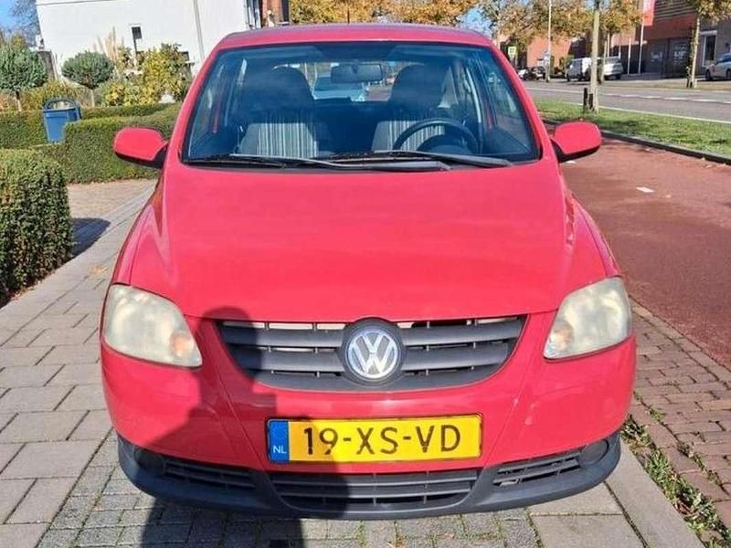 Rood Gebruikt 2007 VW Fox Hatchback | € 1.000 - Afbeelding 1/4