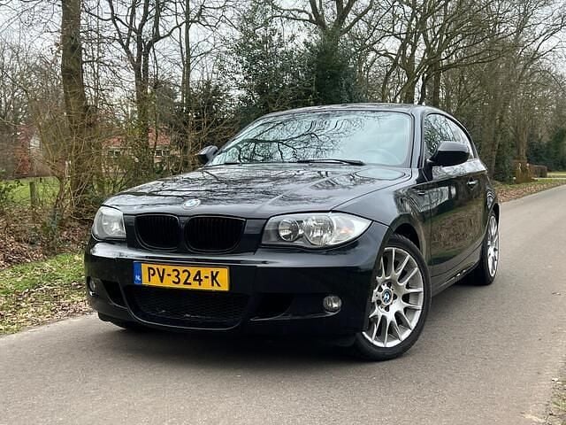 Zwart Occasion 2010 BMW 116 M Sport Hatchback | € 3.950 (Eerlijke prijs) - Afbeelding 1/4