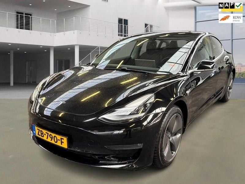 Zwart Gebruikt 2019 Tesla Model 3 Long Range AWD Sedan | € 18.300 (Goede deal) - Afbeelding 1/4