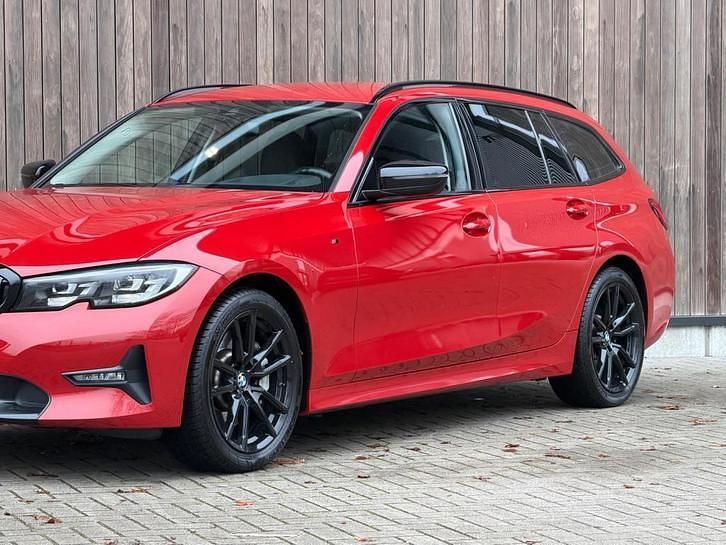 Occasion BMW 330 Executive 259 PK (190 kW) 2020 Rood Stationwagen