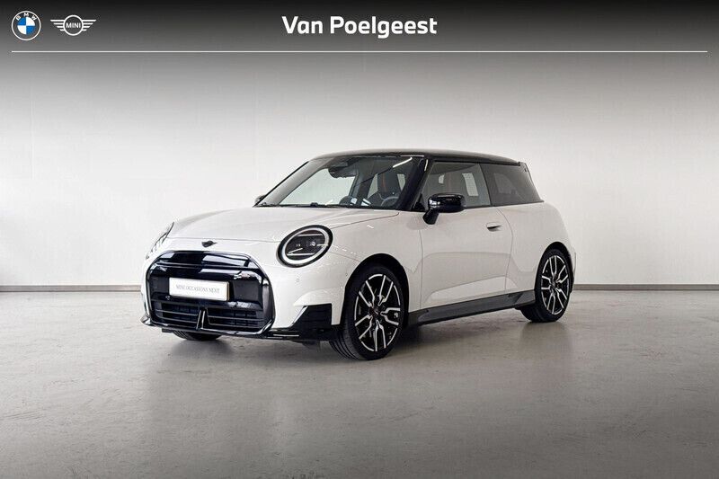 Wit Gebruikt 2024 Mini Cooper Hatchback | € 32.895 - Afbeelding 1/4