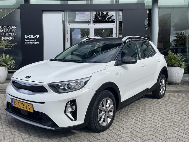 Wit Gebruikt 2021 Kia Stonic SUV | € 17.950 (Eerlijke prijs) - Afbeelding 1/4