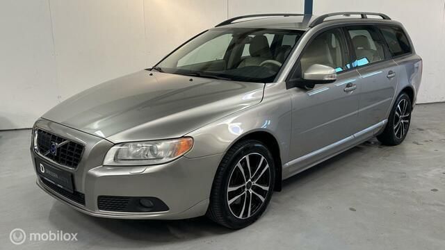 Grijs Occasion 2007 Volvo V70 Momentum Stationwagen | € 14.945 - Afbeelding 1/4