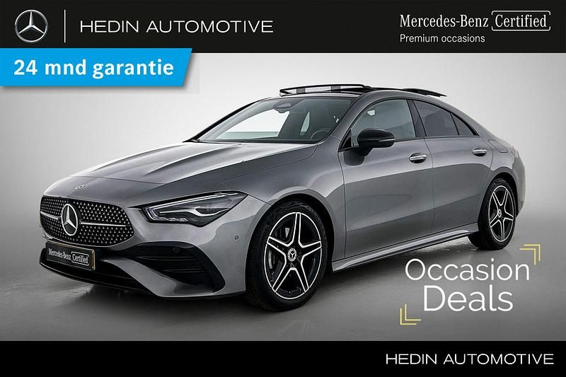 Grijs Occasion 2024 Mercedes CLA180 AMG line Sedan | € 41.900 (Duur) - Afbeelding 1/4