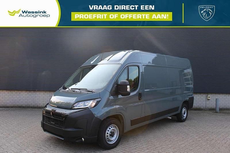 Grijs Gebruikt 2024 Peugeot Boxer S Van | € 32.690 (Iets duurder) - Afbeelding 1/4