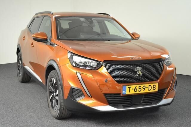 Oranje, metallic lak Gebruikt 2021 Peugeot 2008 Allure SUV | € 28.450 - Afbeelding 1/4