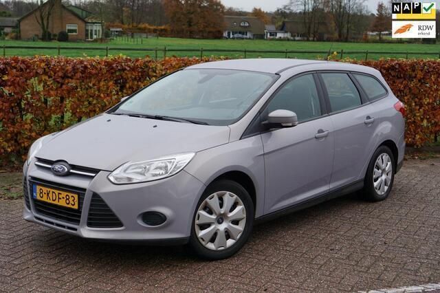 Grijs, metallic lak Gebruikt 2013 Ford Focus Stationwagen | € 5.450 (Eerlijke prijs) - Afbeelding 1/4