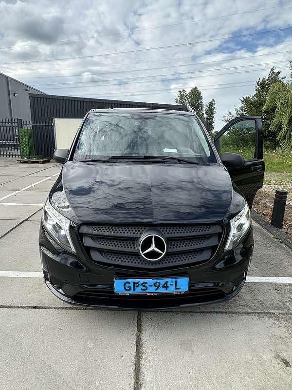 Zwart Gebruikt 2018 Mercedes Vito MPV | € 18.500 - Afbeelding 1/4