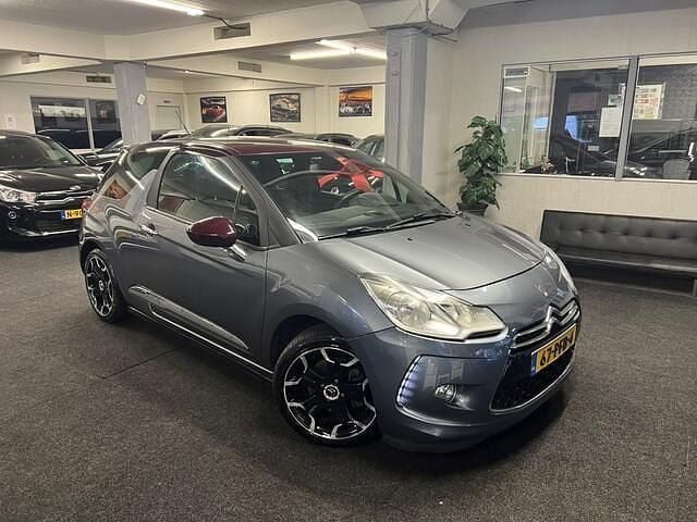 Grijs Gebruikt 2011 Citroën DS3 Hatchback | € 2.495 (Eerlijke prijs) - Afbeelding 1/4