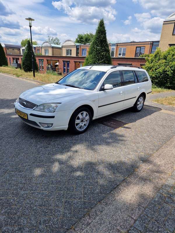 Wit Gebruikt 2007 Ford Mondeo Platinum Stationwagen | € 2.250 (Eerlijke prijs) - Afbeelding 1/4