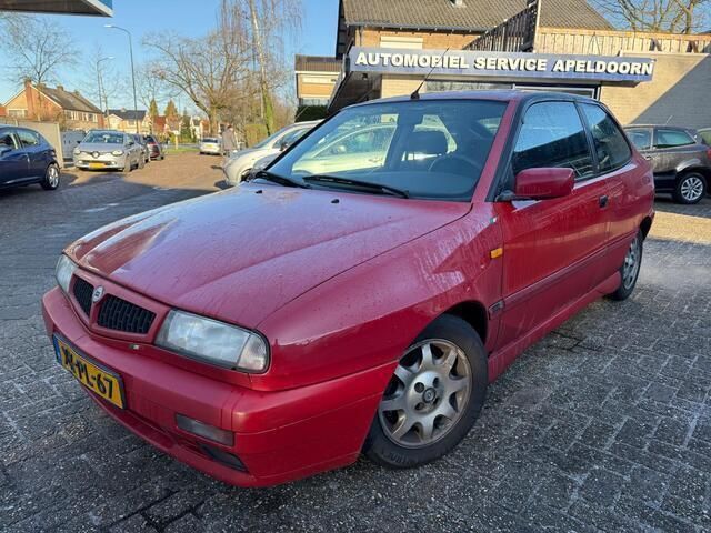 Occasion Lancia Delta 103 PK (75 kW) 1999 Rood Hatchback