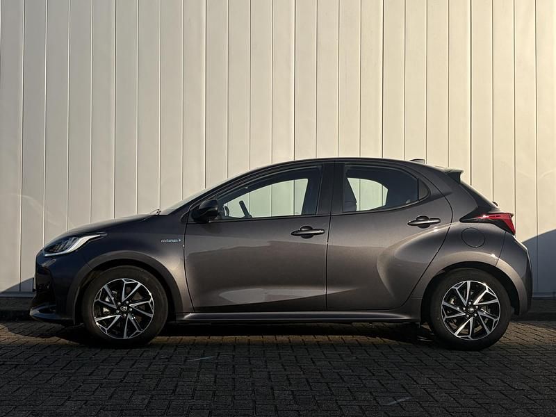 Occasion Toyota Yaris Hybrid 2021 Grijs (metallic) Hatchback