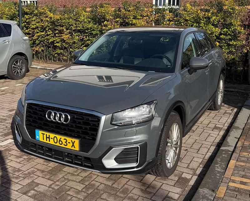 Grijs Occasion 2018 Audi Q2 Design SUV | € 18.499 (Eerlijke prijs) - Afbeelding 1/4