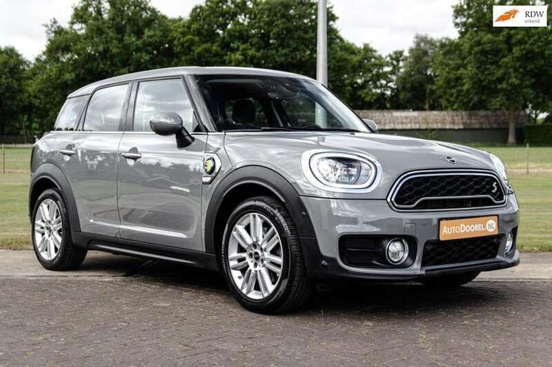 Grijs, metallic lak Gebruikt 2018 Mini Cooper S Countryman Chili SUV | € 20.950 (Eerlijke prijs) - Afbeelding 1/4