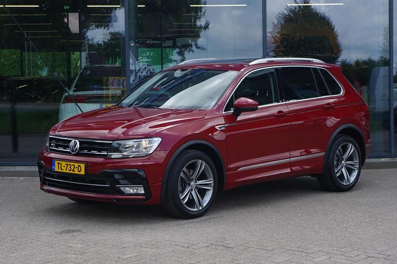 Rood Gebruikt 2016 VW Tiguan Comfortline SUV | € 23.450 (Duur) - Afbeelding 1/4