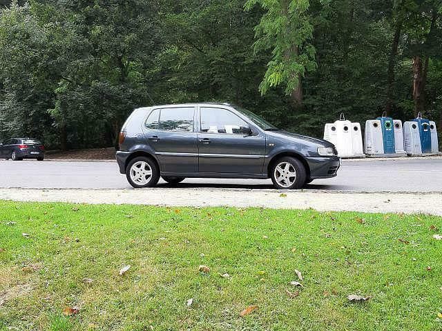 Occasion VW Polo 60 PK (44 kW) 1998 Grijs Sedan