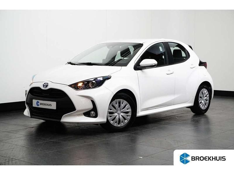 Wit Gebruikt 2022 Toyota Yaris Hybrid Active Hatchback | € 19.450 (Goede deal) - Afbeelding 1/4