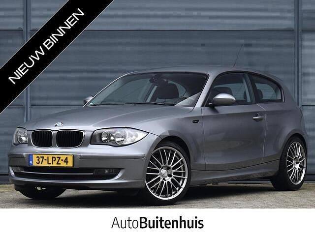 Grijs Gebruikt 2010 BMW 118 Hatchback | € 3.495 (Eerlijke prijs) - Afbeelding 1/4