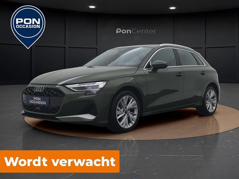 Groen Gebruikt 2025 Audi A3 Sportback Advanced Hatchback | € 41.950 - Afbeelding 1/3