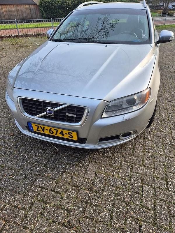 Occasion Volvo V70 R-Design Summum 200 PK (147 kW) 2008 Grijs (metallic) Stationwagen