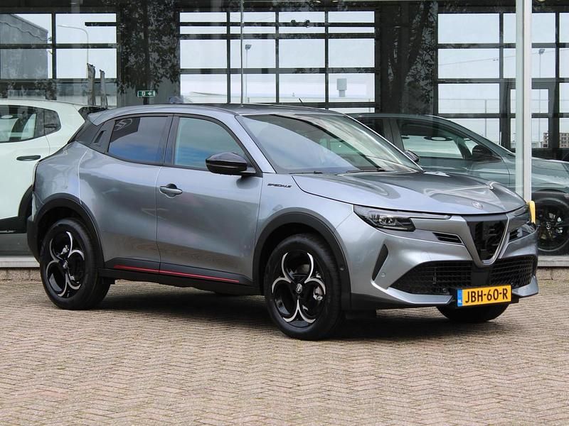 Grijs Nieuw 2025 Alfa Romeo GT Junior Edizione Speciale SUV | € 35.938 - Afbeelding 1/1