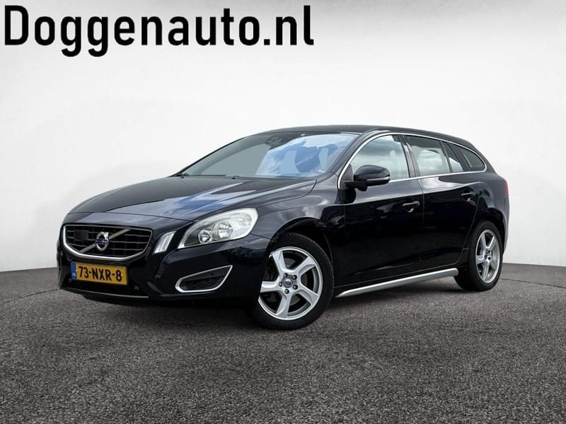 Zwart, metallic lak Gebruikt 2011 Volvo V60 Momentum Stationwagen | € 9.445 (Goede deal) - Afbeelding 1/4