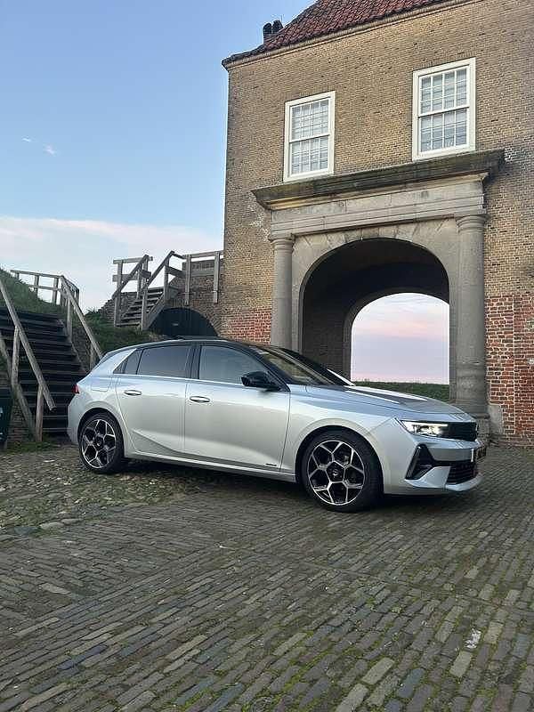 Occasion Opel Astra Ultimate 131 PK (96 kW) 2023 Zilver Hatchback