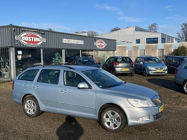 Occasion Skoda Octavia Business Line 105 PK (77 kW) 2010 Blauw Stationwagen