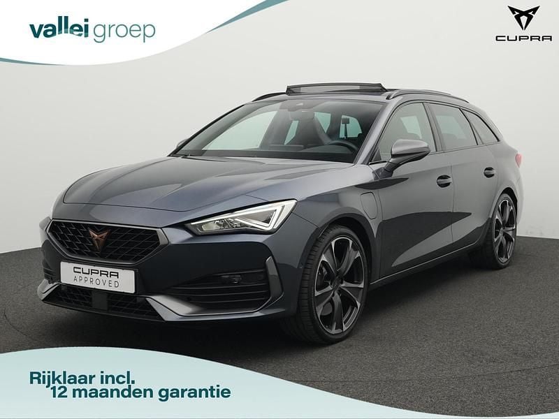 Grijs Gebruikt 2022 Cupra Leon VZ Stationwagen | € 26.900 (Eerlijke prijs) - Afbeelding 1/4