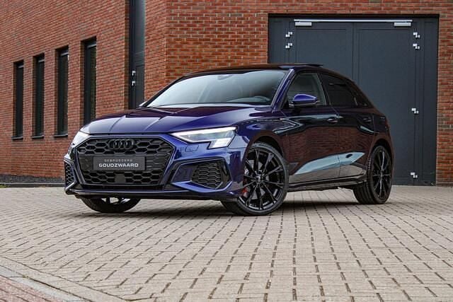 Blauw Gebruikt 2022 Audi A3 Sportback Competition Hatchback | € 34.950 (Eerlijke prijs) - Afbeelding 1/4