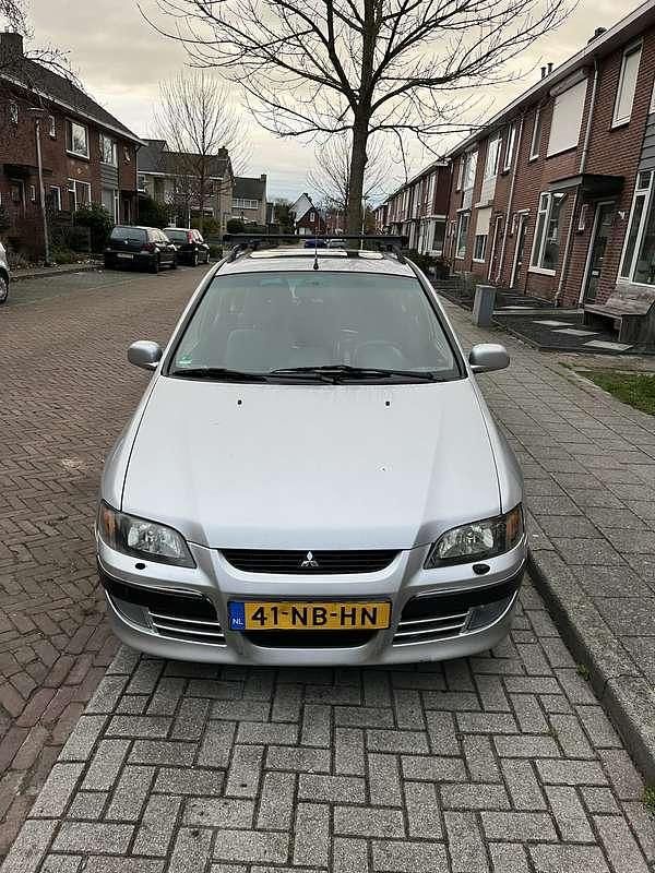 Grijs Gebruikt 2003 Mitsubishi Space Star MPV | € 875 (Eerlijke prijs) - Afbeelding 1/4