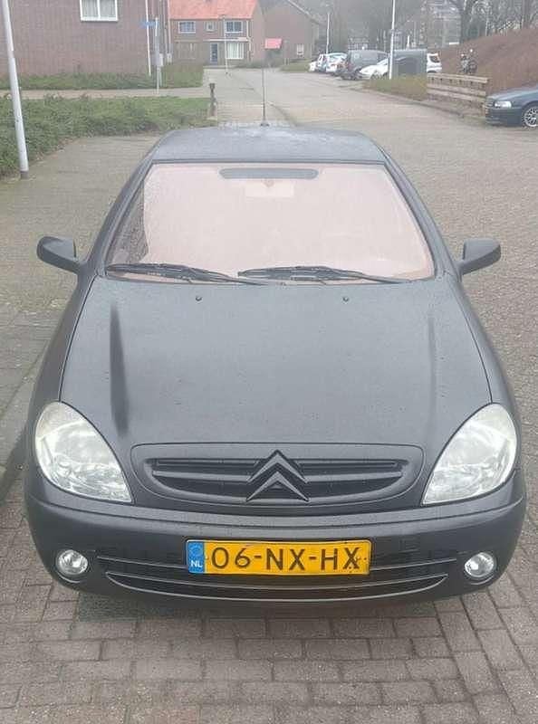 Zwart Gebruikt 2004 Citroën Xsara Hatchback | € 1.000 (Goede deal) - Afbeelding 1/4