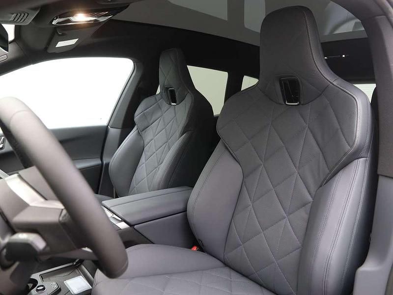 Nieuw BMW iX M Sport 300 kW (408 PK) 2025 Grijs, metallic lak SUV