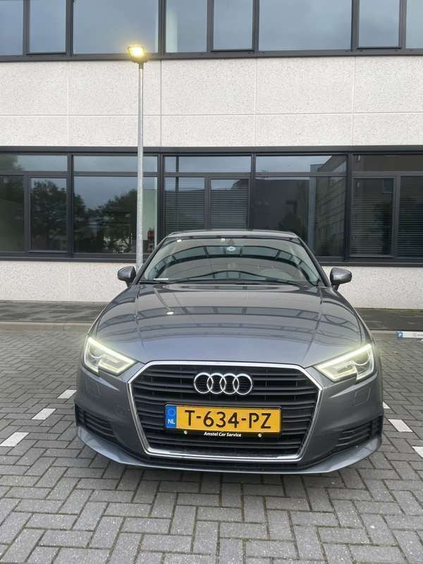 Gebruikt 2025 Audi A3 Sportback Design Stationwagen | € 12.900 - Afbeelding 1/4