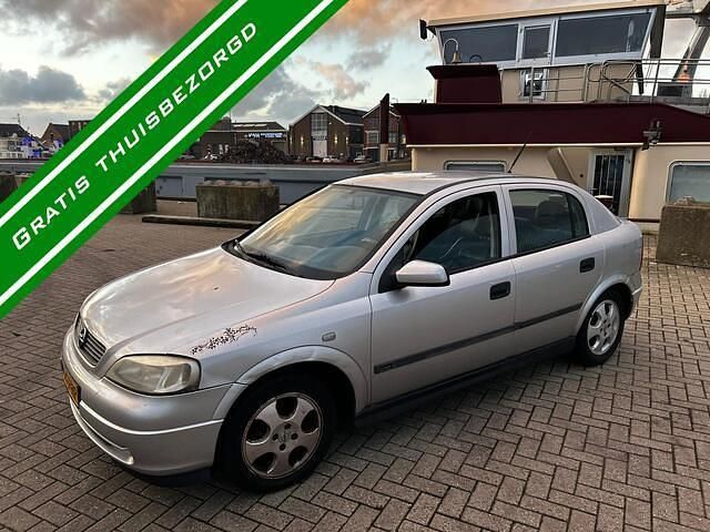 Grijs Occasion 2000 Opel Astra Hatchback | € 1.950 (Eerlijke prijs) - Afbeelding 1/4