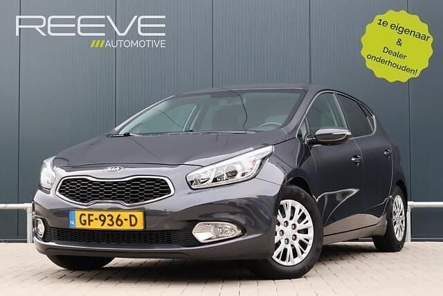 Grijs Gebruikt 2015 Kia Ceed Hatchback | € 11.400 (Iets duurder) - Afbeelding 1/4