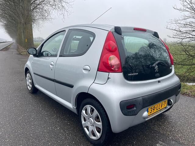 Occasion Peugeot 107 Urban Move 68 PK (50 kW) 2010 Grijs Hatchback
