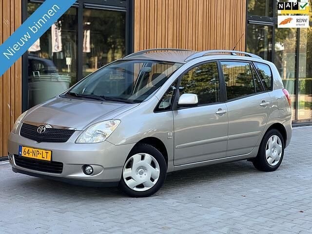 Grijs Gebruikt 2004 Toyota Corolla Verso Sol MPV | € 2.448 (Eerlijke prijs) - Afbeelding 1/4