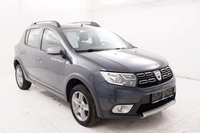 Grijs Gebruikt 2017 Dacia Sandero Hatchback | € 10.250 (Duur) - Afbeelding 1/4