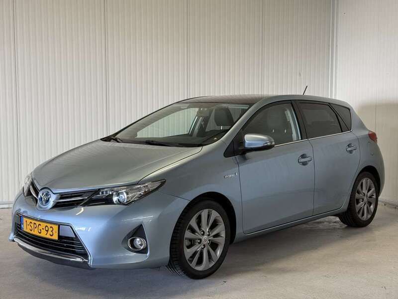 Blauw, metallic lak Gebruikt 2013 Toyota Auris Hatchback | € 9.920 (Eerlijke prijs) - Afbeelding 1/4