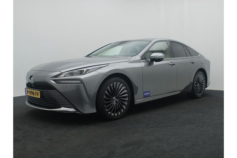 Grijs Gebruikt 2022 Toyota Mirai Sedan | € 29.445 - Afbeelding 1/1